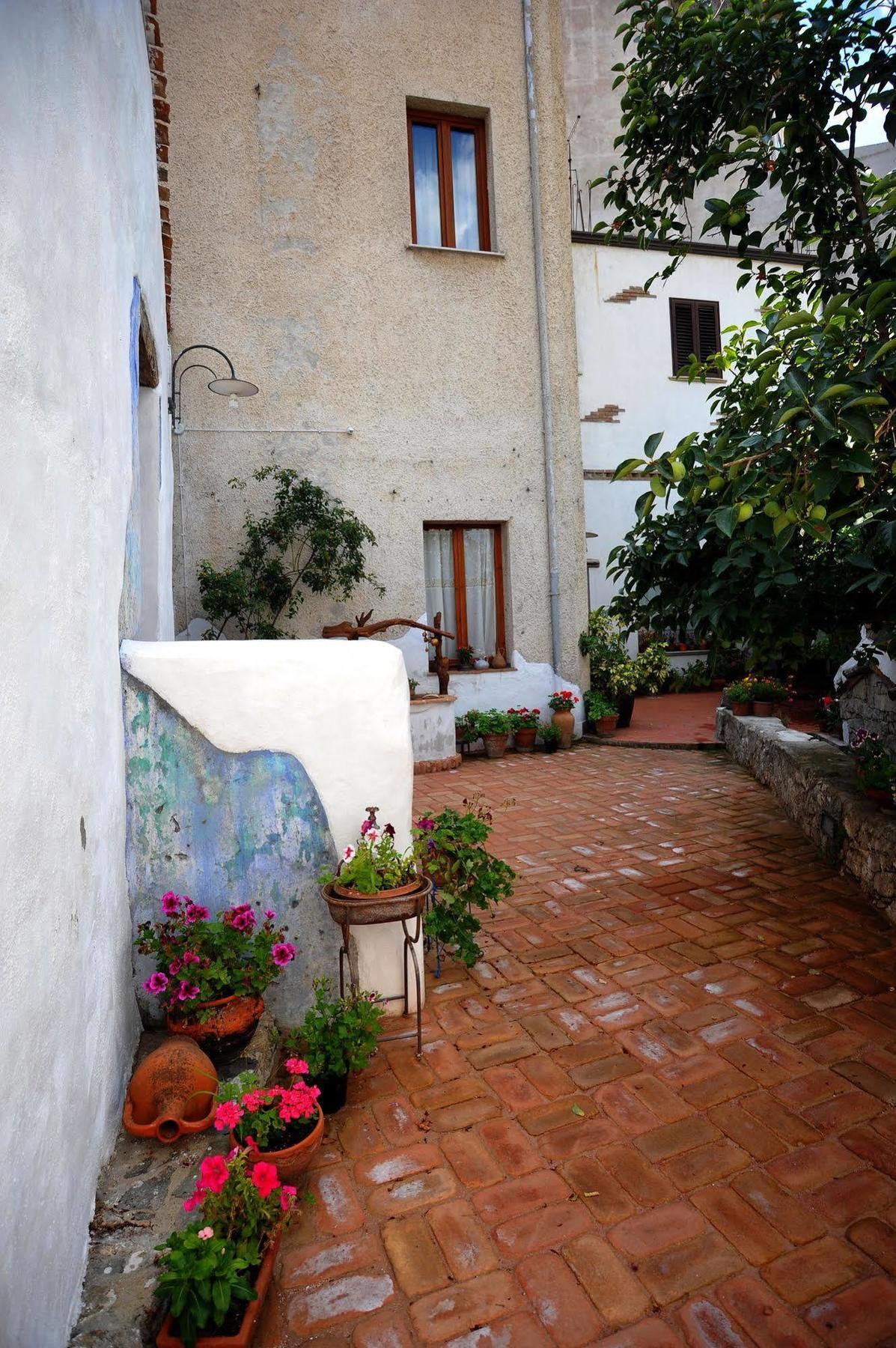 B&B Corte San Lussorio Oliena Exterior foto